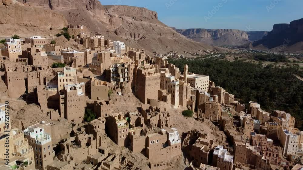 Budha is a town in Wadi Dawan region in Hadhramaut Governorate, Yemen. It is famous for its dried mud buildings.
Budha is a town in Wadi Dawan region in Hadhramaut Governorate, Yemen. It is famous for its dried mud buildings.