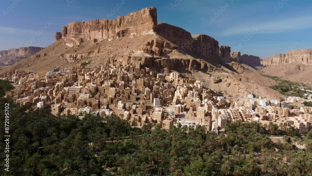 Budha is a town in Wadi Dawan region in Hadhramaut Governorate, Yemen. It is famous for its dried mud buildings.
Budha is a town in Wadi Dawan region in Hadhramaut Governorate, Yemen. It is famous for its dried mud buildings.