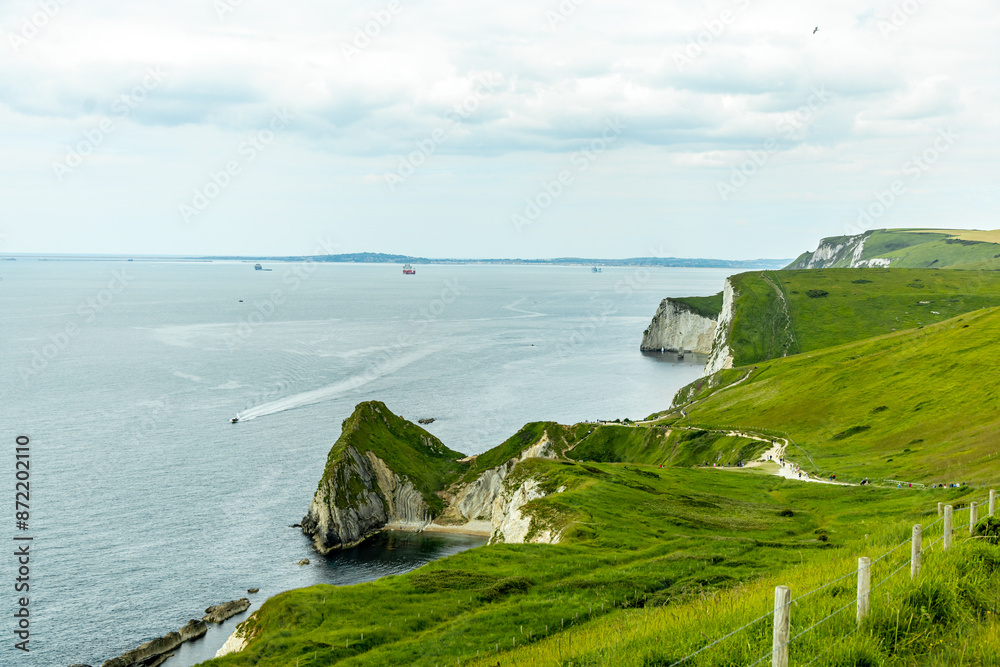 Unterwegs auf dem South West Coast Path ziwschen Lulworth Cove und Durdle Door bei Lulworth - Vereinigtes Königreich