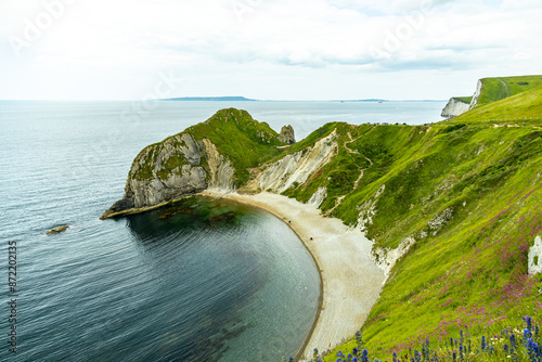 Unterwegs auf dem South West Coast Path ziwschen Lulworth Cove und Durdle Door bei Lulworth - Vereinigtes Königreich photo