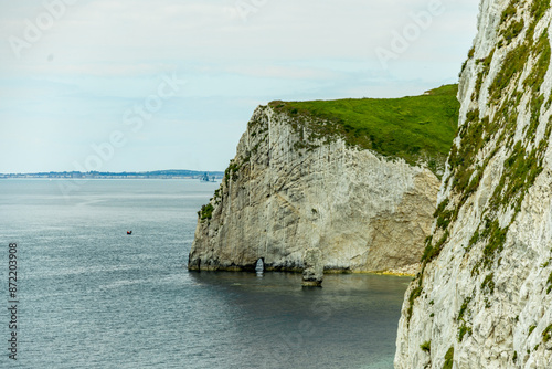 Unterwegs auf dem South West Coast Path ziwschen Lulworth Cove und Durdle Door bei Lulworth - Vereinigtes Königreich photo