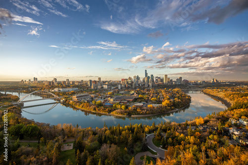 Fototapeta Naklejka Na Ścianę i Meble -  Edmonton downtown skyline fall