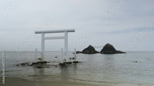 桜井二見ヶ浦(櫻井神社)の海中大鳥居と夫婦岩　福岡県糸島市