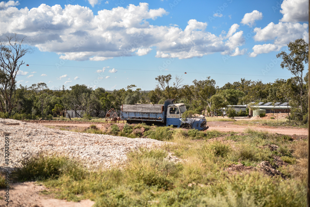 Fototapeta premium old truck in the desert