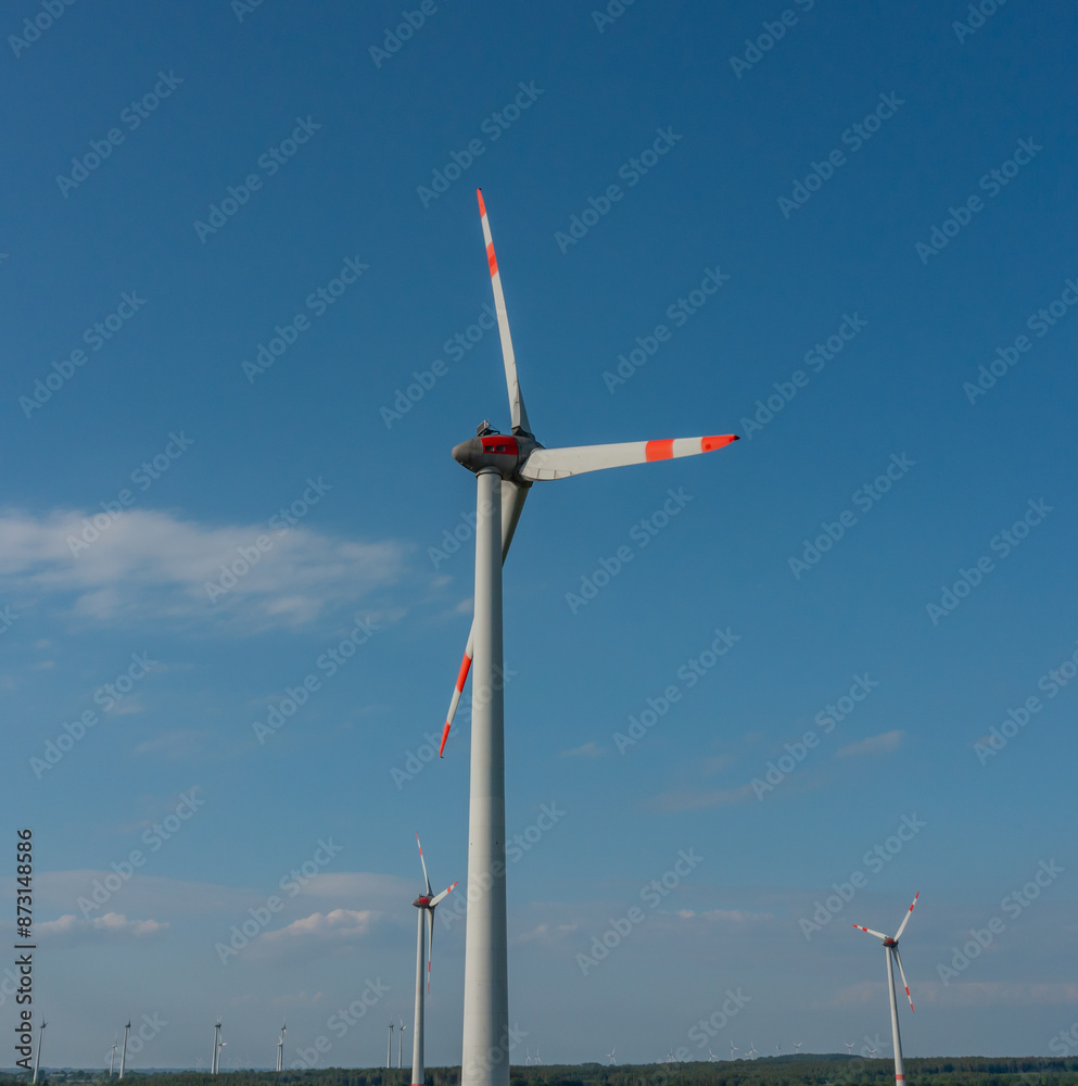 Onshore Windkraftanlage mit einem Rotordurchmesser von 101 Meter Onshore Windkraftanlage mit einem Rotordurchmesser von 101 Meter