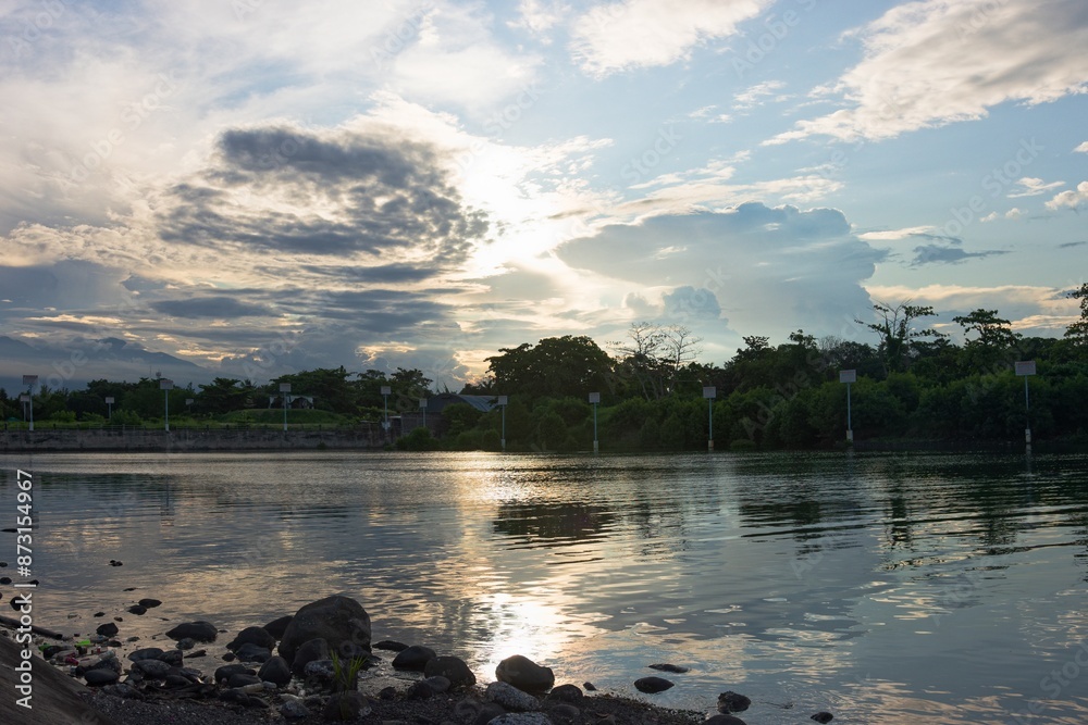 Naklejka premium sunset over lake