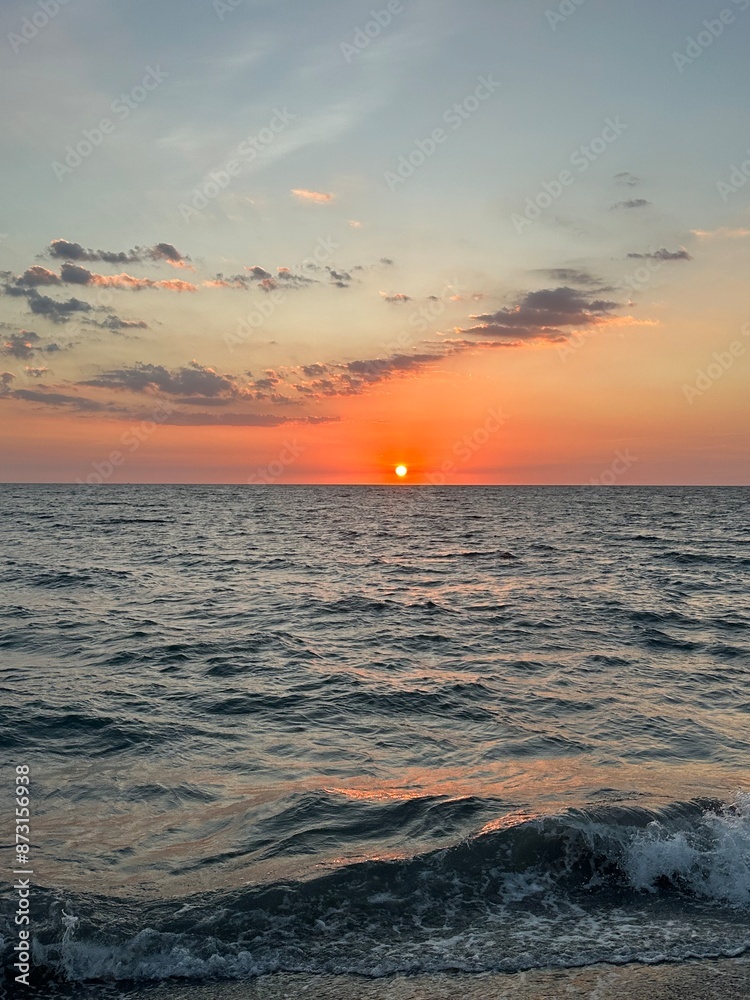 Obraz premium red sunset over the sea