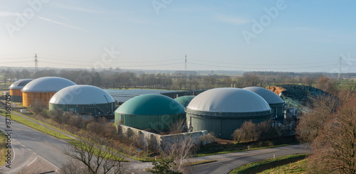 Obraz na płótnie Biogasanlage aus der Luft Perspektive mit einer Drohne aufgenommen w salonie
