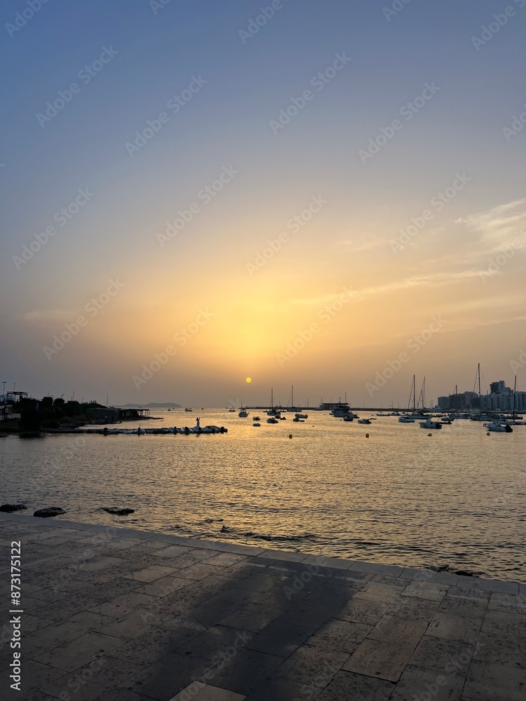 Naklejka premium sunset over the sea