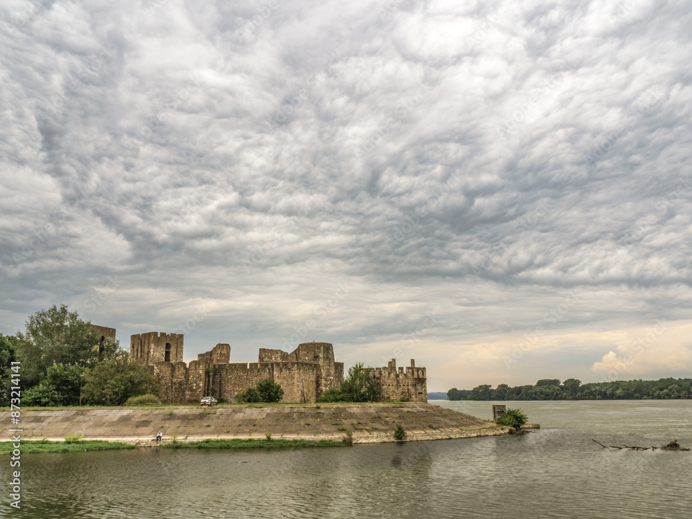 Fortaleza de Smederevo en el Danubio Fortaleza de Smederevo en el Danubio