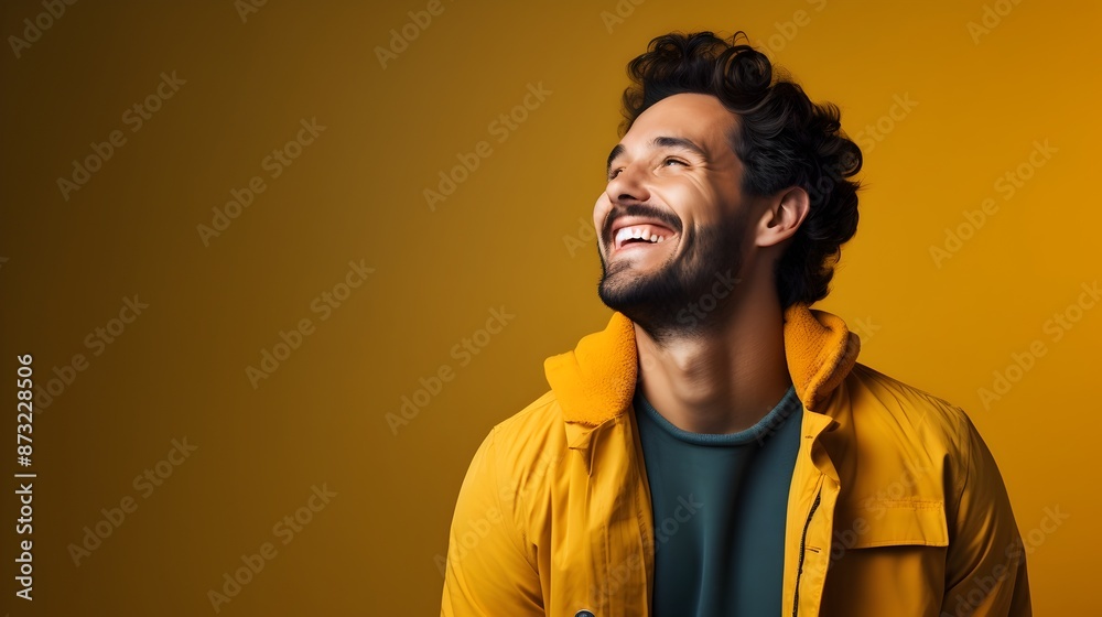 Obraz premium Captivating Smile A Young Man s Radiant Persona Exuding Happiness and Positivity