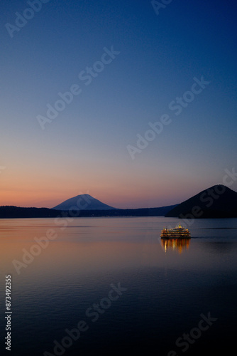 洞爺湖と夕焼け photo