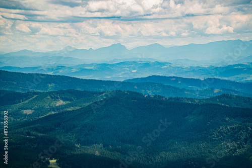 Obraz na płótnie Góry, Beskid Morawsko-Śląski w Czechach, panorama ze szczytu Łysej Góry latem. w salonie