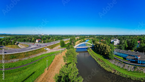 Obraz na płótnie Czechy. Rzeka Olza w okolicach Karwiny. Panorama z lotu ptaka latem. w salonie