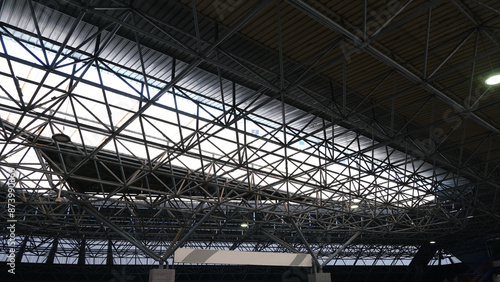 Metal ship cover. Metal structure to cover large space. Metal trusses for roofs. Type of architecture to lighten roofs. 
