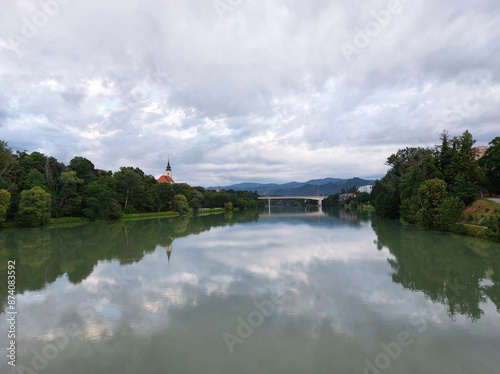 Obraz na płótnie river Drava in Maribor. Europe. Overcast. Summer w salonie
