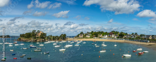 Obraz na płótnie Panoramic view of the castle, the beach and the natural harbor of Saint-Briac-sur-Mer, llle-et-Vilaine, Brittany, France w salonie