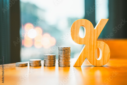 Foto Percentage model with coins stack