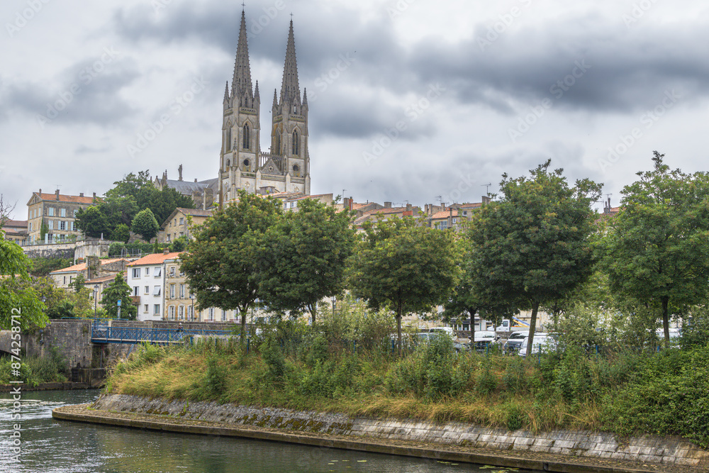 The town of Niort, nicknamed The town of Niort, nicknamed