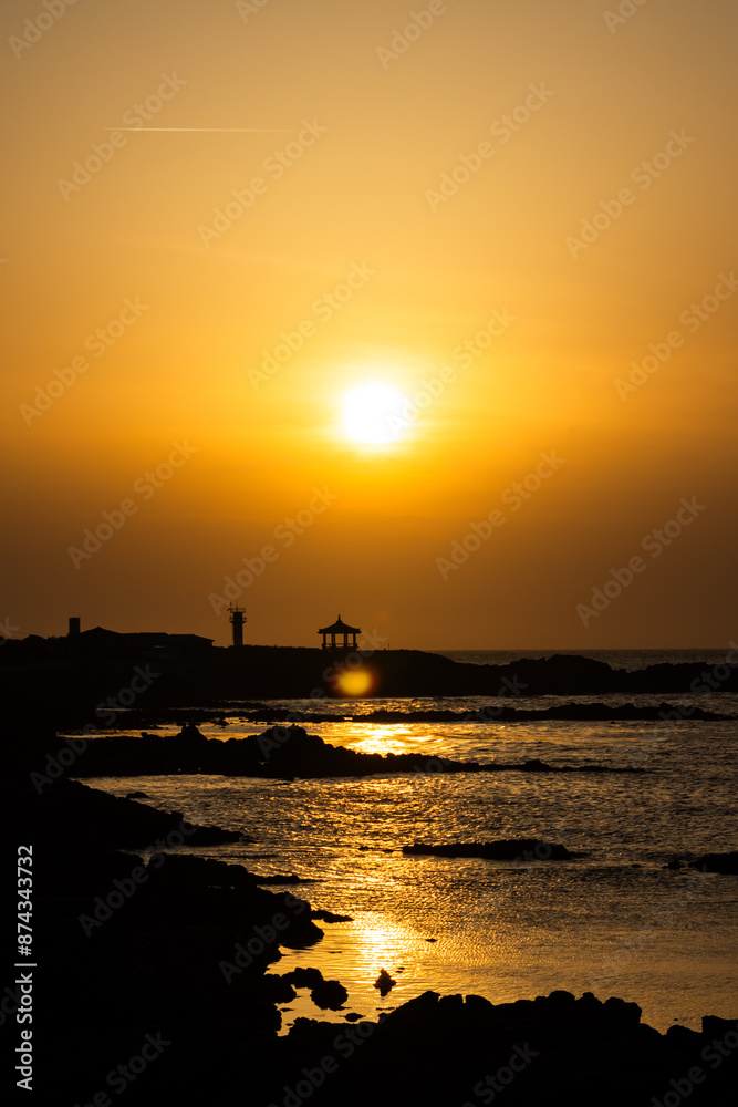 Fototapeta premium sunset on jeju shore