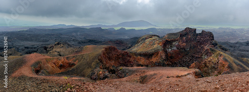 Paisaje volcánico desértico - Volcán Sierra Negra - Isla Isabela - Islas Galápagos - Ecuador