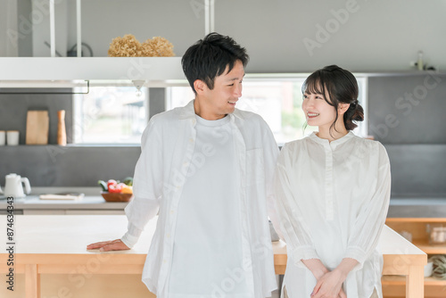 Photography 家で結婚生活を楽しむ夫婦・カップル・ディンクス・恋人・新婚