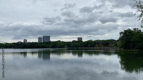 Wallpaper Mural 일본,후쿠오카,공원,하늘,호수,구름,나무,맑음,건물 Torontodigital.ca