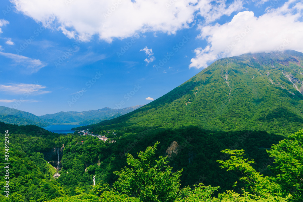 Obraz premium 日光の男体山と中禅寺湖