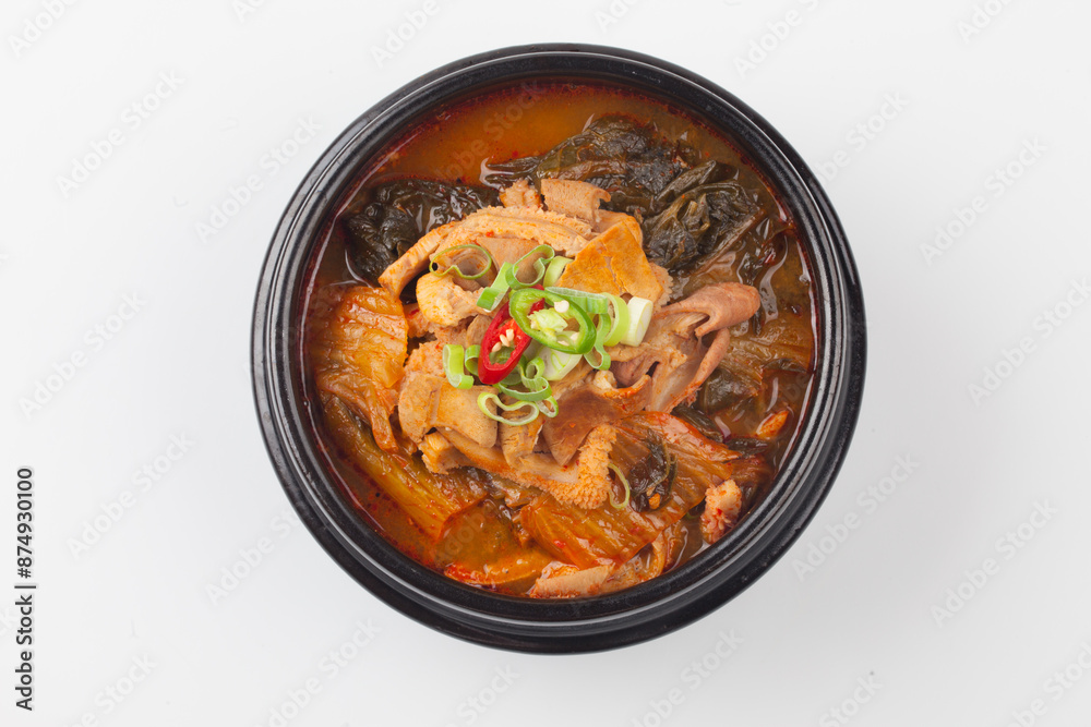 A soup made by boiling cleanly cleaned intestines of beef, chicken, fish, etc. with seasonings such as red pepper paste, soy sauce, garlic, and ginger. A soup made by boiling cleanly cleaned intestines of beef, chicken, fish, etc. with seasonings such as red pepper paste, soy sauce, garlic, and ginger.