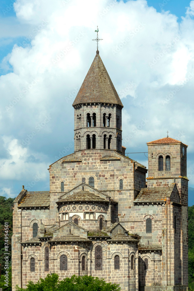 Eglise romane de Saint-Nectaire, Parc régional des volcans d'Auvergne, Puy de Dôme, Auvergne-Rhone-Alpes, France Eglise romane de Saint-Nectaire, Parc régional des volcans d'Auvergne, Puy de Dôme, Auvergne-Rhone-Alpes, France