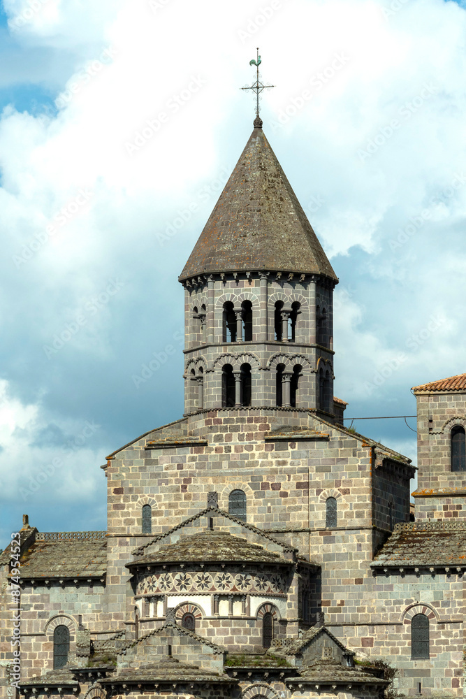 Eglise romane de Saint-Nectaire, Parc régional des volcans d'Auvergne, Puy de Dôme, Auvergne-Rhone-Alpes, France Eglise romane de Saint-Nectaire, Parc régional des volcans d'Auvergne, Puy de Dôme, Auvergne-Rhone-Alpes, France