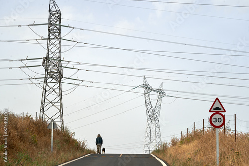 Torres y redes de distribución en la inmediaciones del pueblo de  Alcántara, Cáceres (Extremadura), España. photo