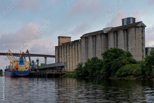 Chargement de navire céréalier