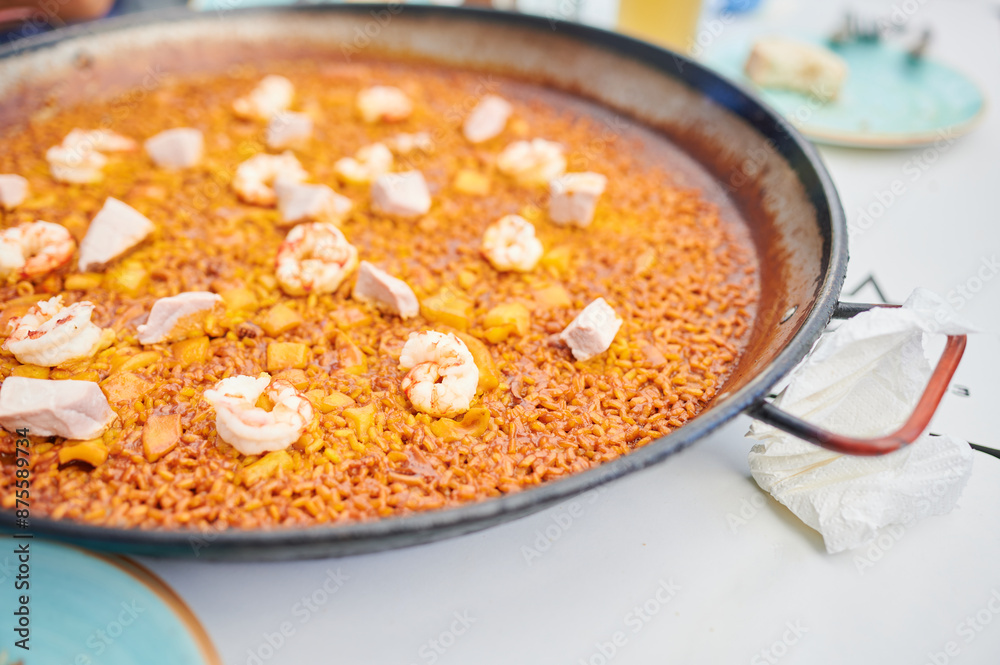 Paella pan with Paella pan with