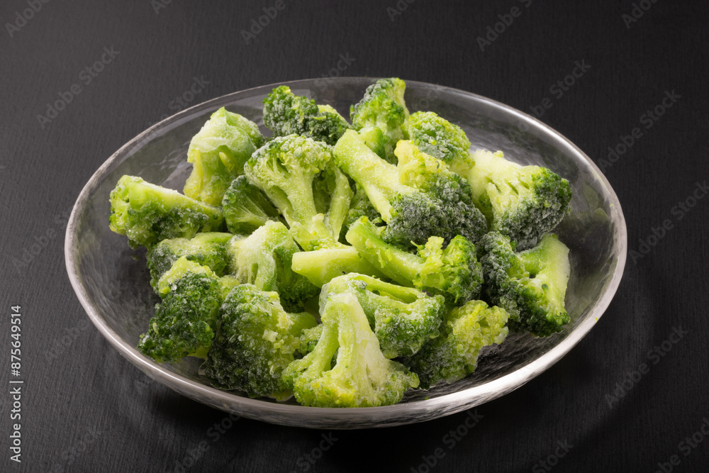 冷凍　ブロッコリー　（ボイル済み）