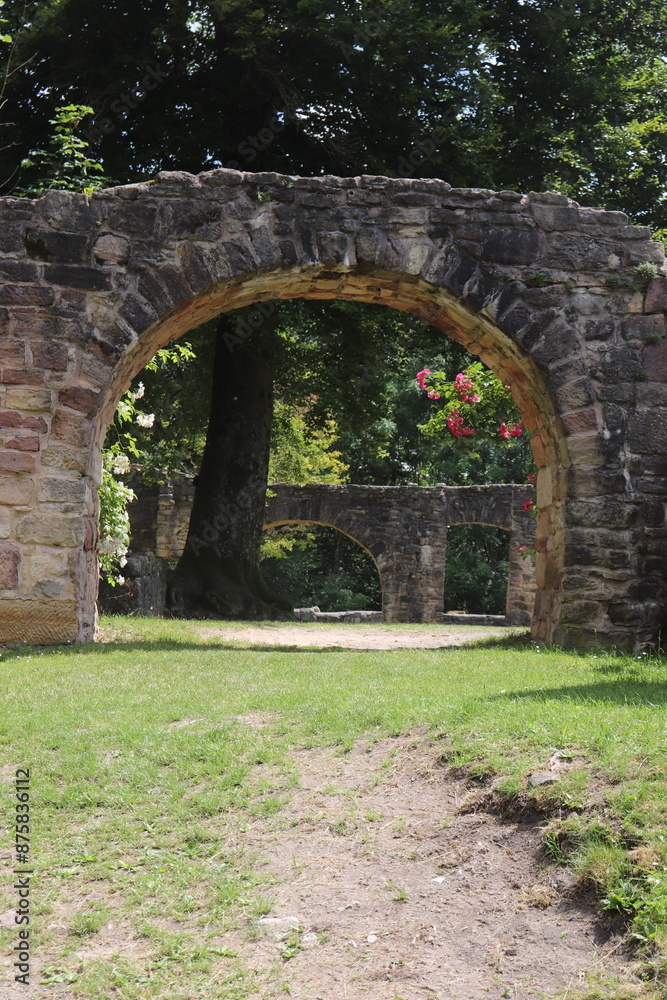 Burgruine Ruine der Burg Lauterburg in Rödental Oberwohlsbach bei Coburg im Coburger Land Burgruine Ruine der Burg Lauterburg in Rödental Oberwohlsbach bei Coburg im Coburger Land