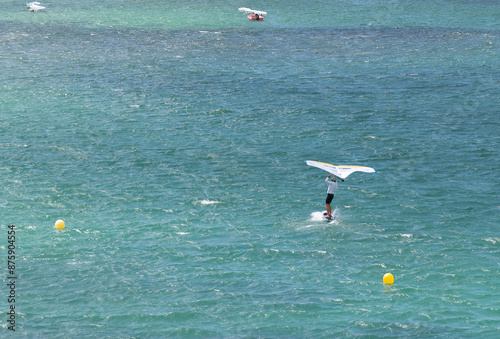 Windfoil dans la baie de Port-Blanc Penvénan en Bretagne - France photo