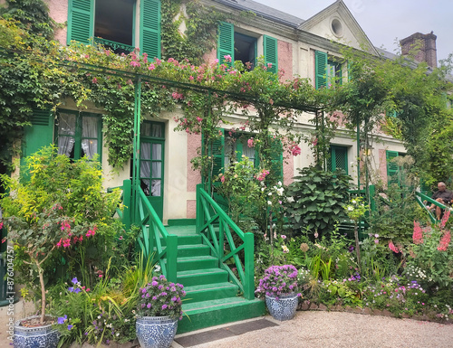 Fototapeta The picturesque House of the painter Claude Monet in Giverny, France and its inc
