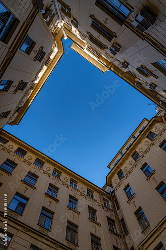 Obraz na płótnie building and sky w salonie