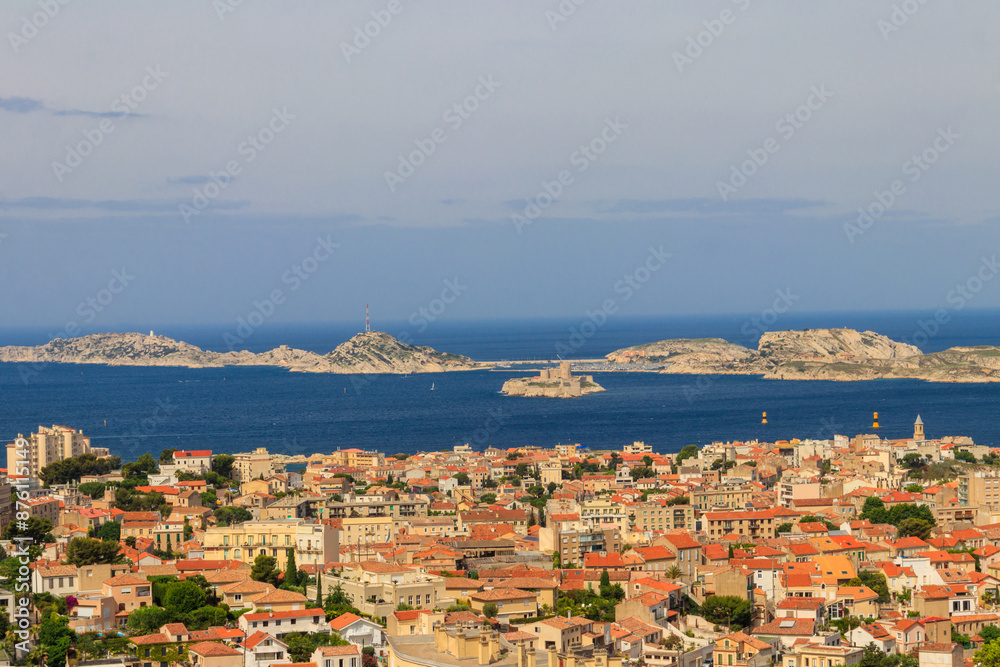 Obraz premium Aerial view of Frioul islands, the Chateau d'If (If castle) and the town of Marseille, France