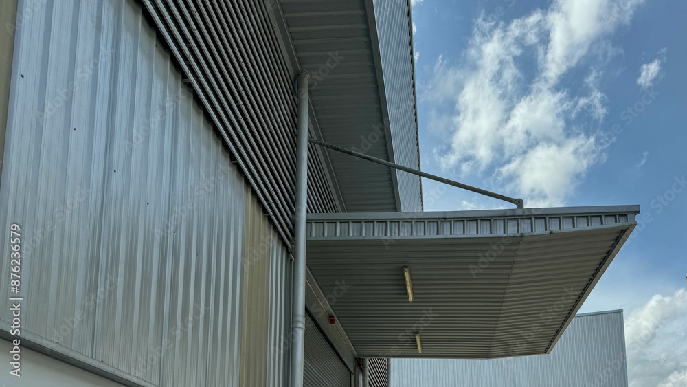 Fototapeta premium Metal sheet canopy with tie rods.