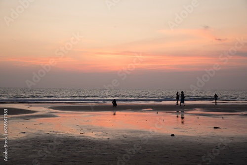 Obraz na płótnie Beautiful view of Seminyak beach at sunset in Bali, Indonesia
w salonie