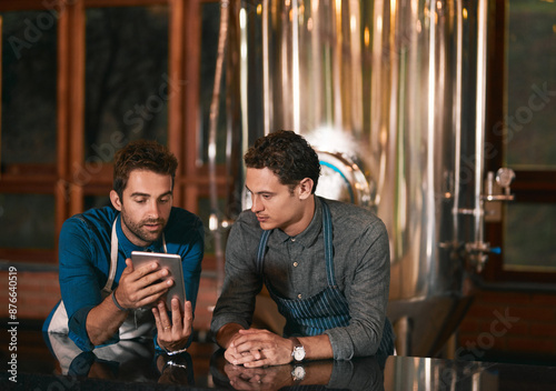 Canvastavla People, men and tablet with research together for liquor licence, startup and craft beer in brewery