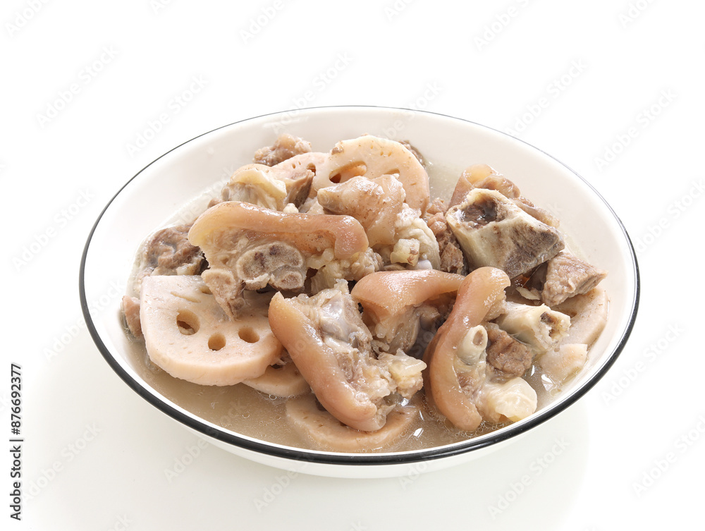 Pork trotter soup with lotus root is a Chinese delicacy Pork trotter soup with lotus root is a Chinese delicacy