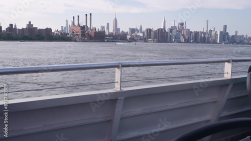 Foto New York City skyline from ferry boat