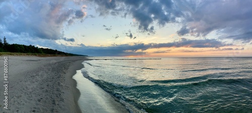 Obraz na płótnie Sonnenuntergang am Strand von Zingst, Ostsee, Mecklenburg-Vorpommern, Deutschland w salonie