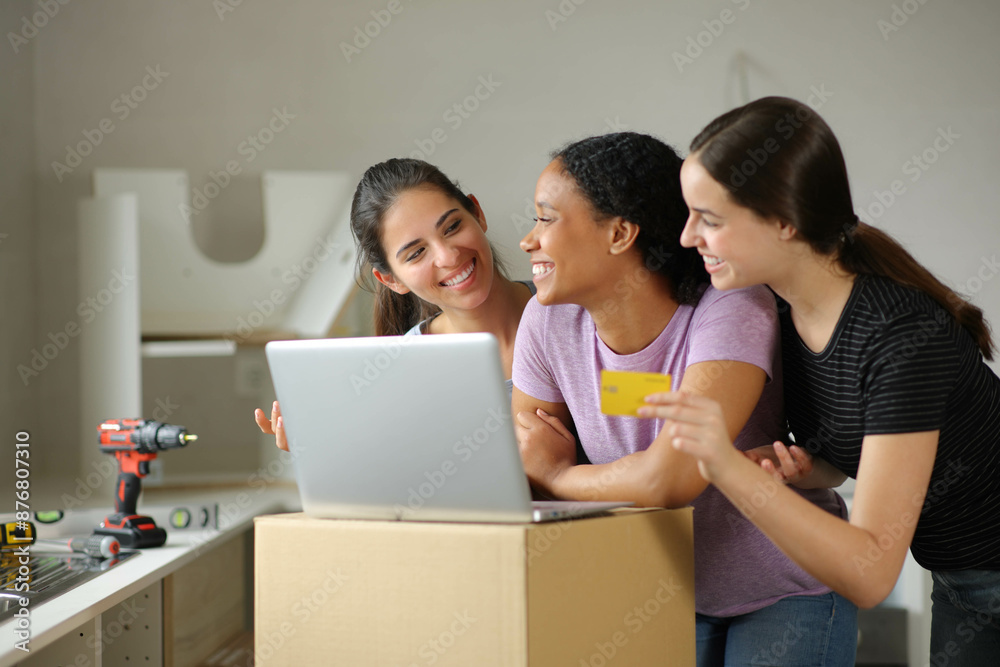 Three roommates buying online reforming house Three roommates buying online reforming house