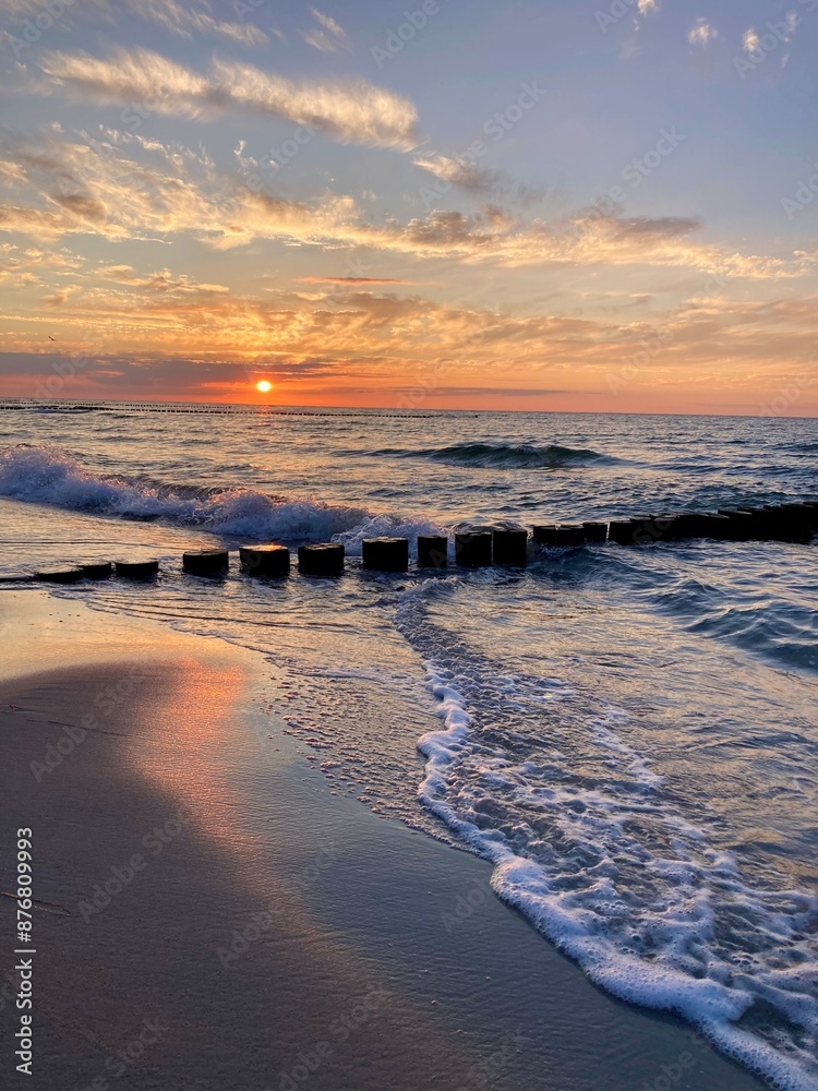 Sonnenuntergang am Strand von Zingst, Ostsee, Mecklenburg-Vorpommern, Deutschland