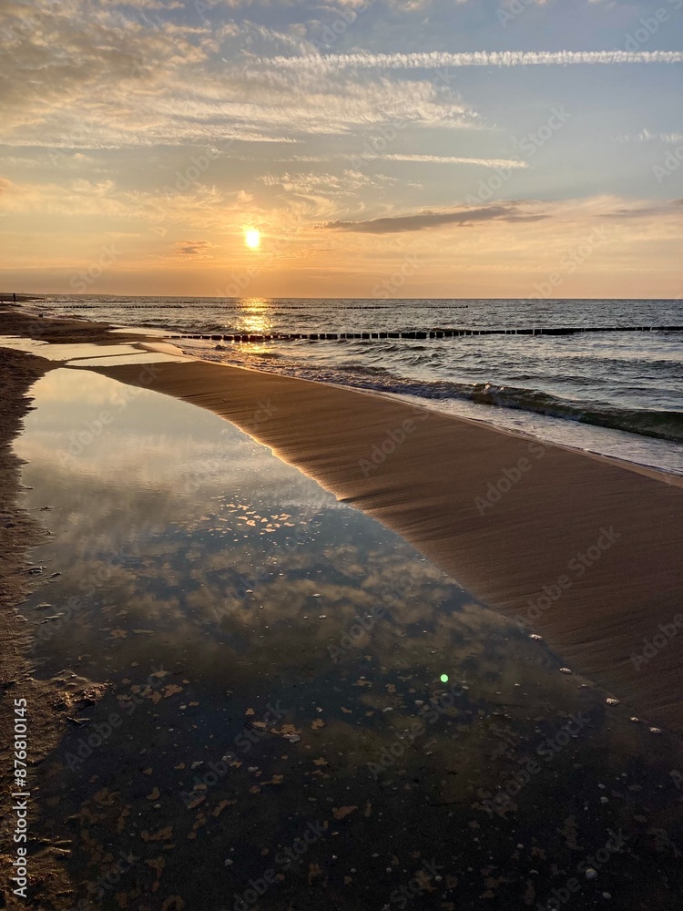 Sonnenuntergang am Strand von Zingst, Ostsee, Mecklenburg-Vorpommern, Deutschland