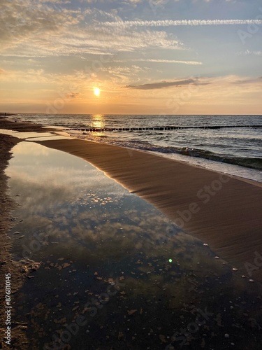 Obraz na płótnie Sonnenuntergang am Strand von Zingst, Ostsee, Mecklenburg-Vorpommern, Deutschland w salonie